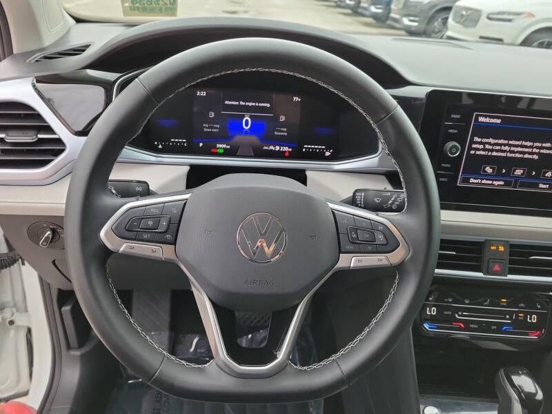 2025 Volkswagen Taos SE