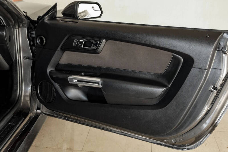 2017 Ford Mustang V6