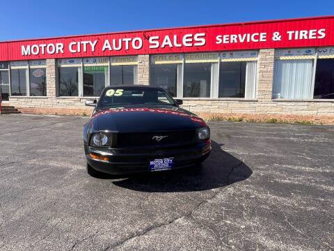 2005 Ford Mustang for sale at MOTOR CITY AUTO BROKER in Waukegan IL
