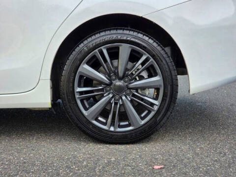 2013 Toyota Prius v Five