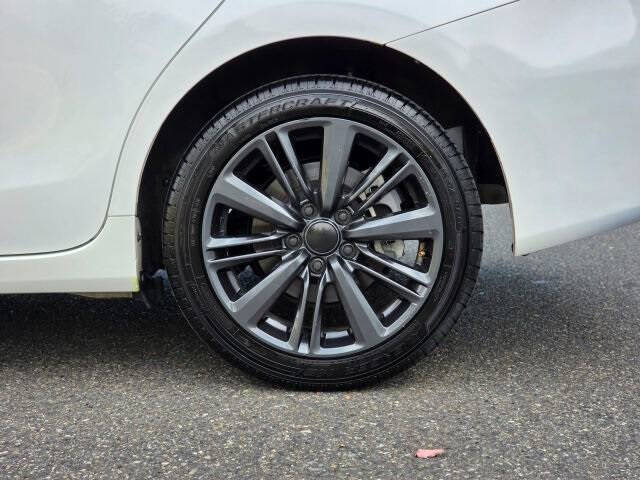 2013 Toyota Prius v Five