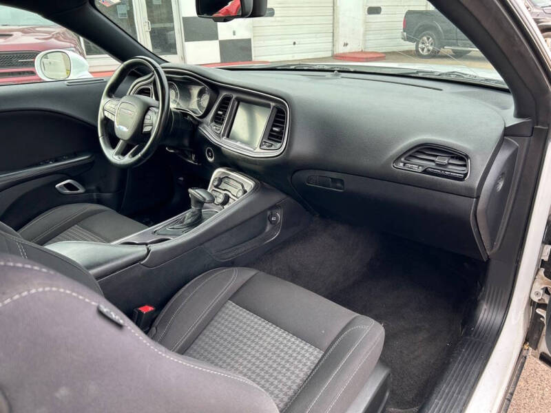 2015 Dodge Challenger SXT