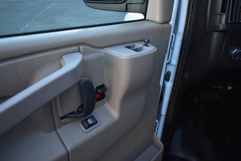 2017 Chevrolet Express 2500