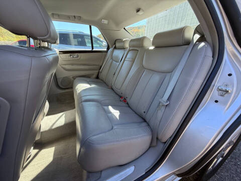 2011 Cadillac DTS Luxury Collection