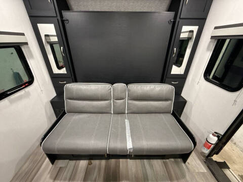 2023 Coachmen RV Freedom Express Select