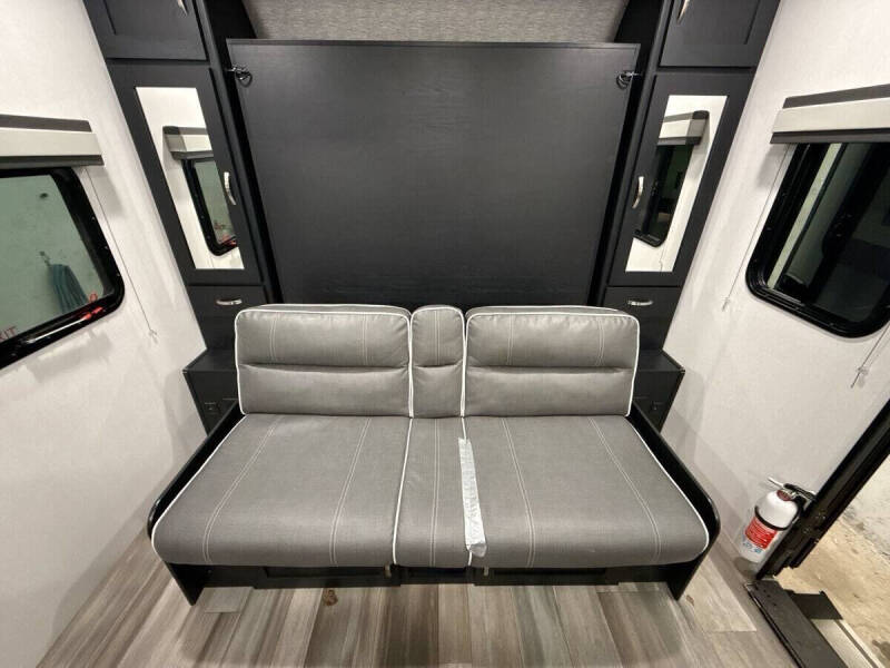 2023 Coachmen RV Freedom Express Select