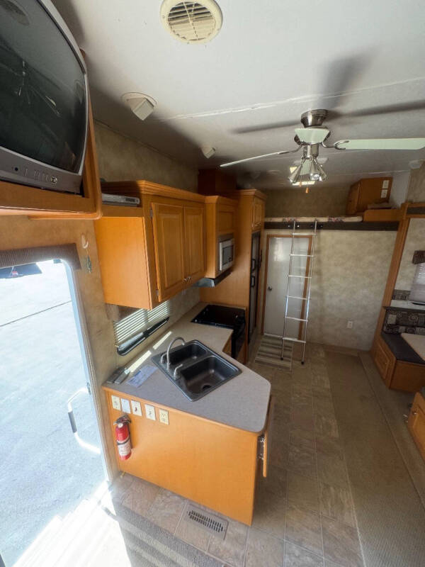 2007 Heartland 5th wheel