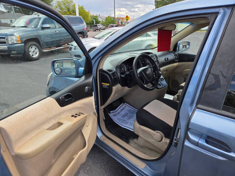 2007 Hyundai Entourage GLS