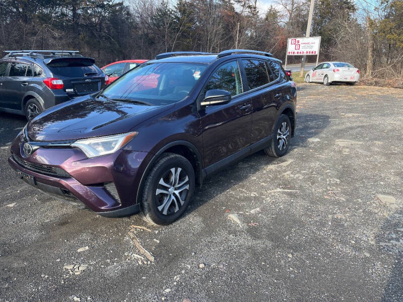 2017 Toyota RAV4 LE photo 8