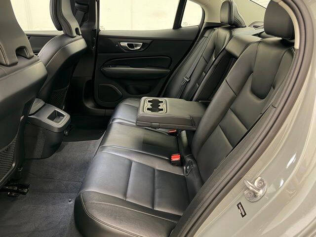 2024 Volvo S60 B5 Core Dark Theme