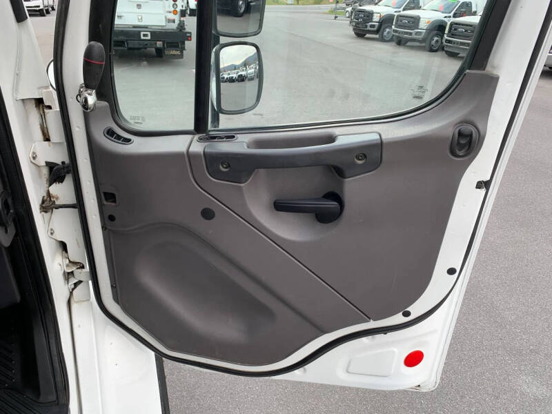 2016 Freightliner M2 106