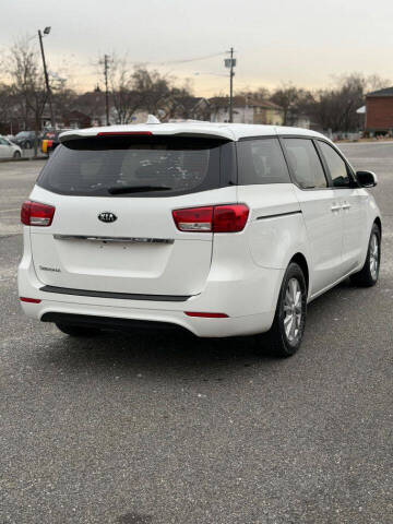 2017 Kia Sedona L
