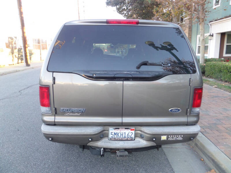 2005 Ford Excursion Limited