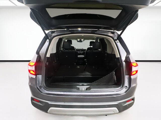 2023 Honda Pilot EX-L w/Rear Captain's Chairs