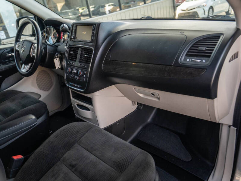 2016 Dodge Grand Caravan SXT Plus