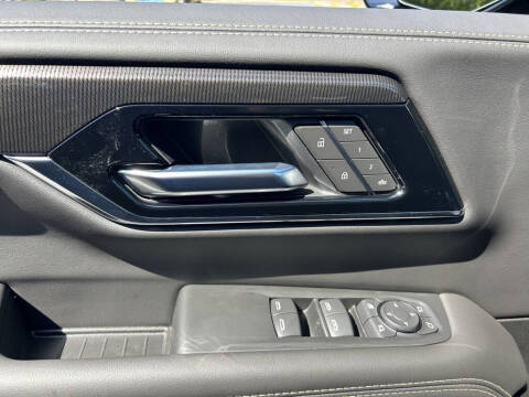 2025 GMC Yukon Elevation