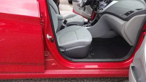 2013 Hyundai Accent SE