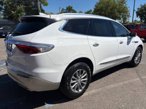 2022 Buick Enclave Essence