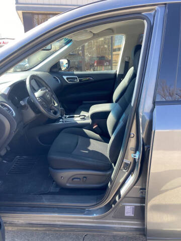 2017 Nissan Pathfinder SV