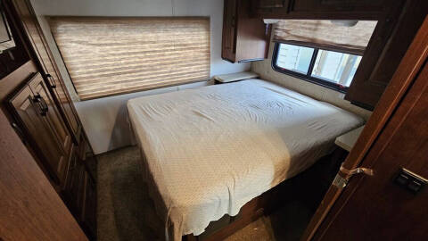 2013 Ford E-Series E-450 SD