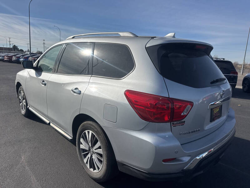 2019 Nissan Pathfinder SV