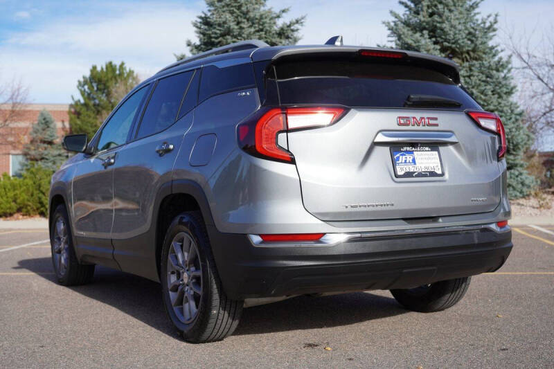 2023 GMC Terrain SLT