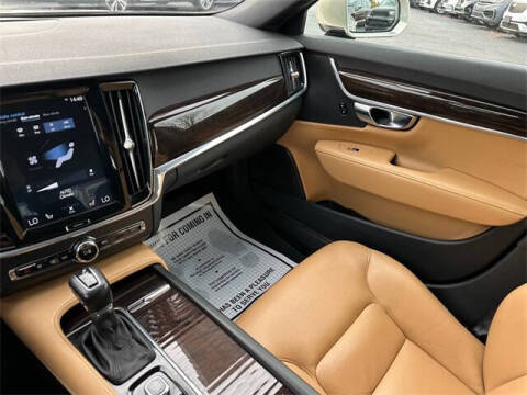 2018 Volvo S90 T5 Momentum