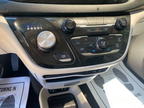 2020 Chrysler Voyager LXi