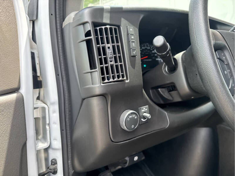 2024 Chevrolet Express 2500