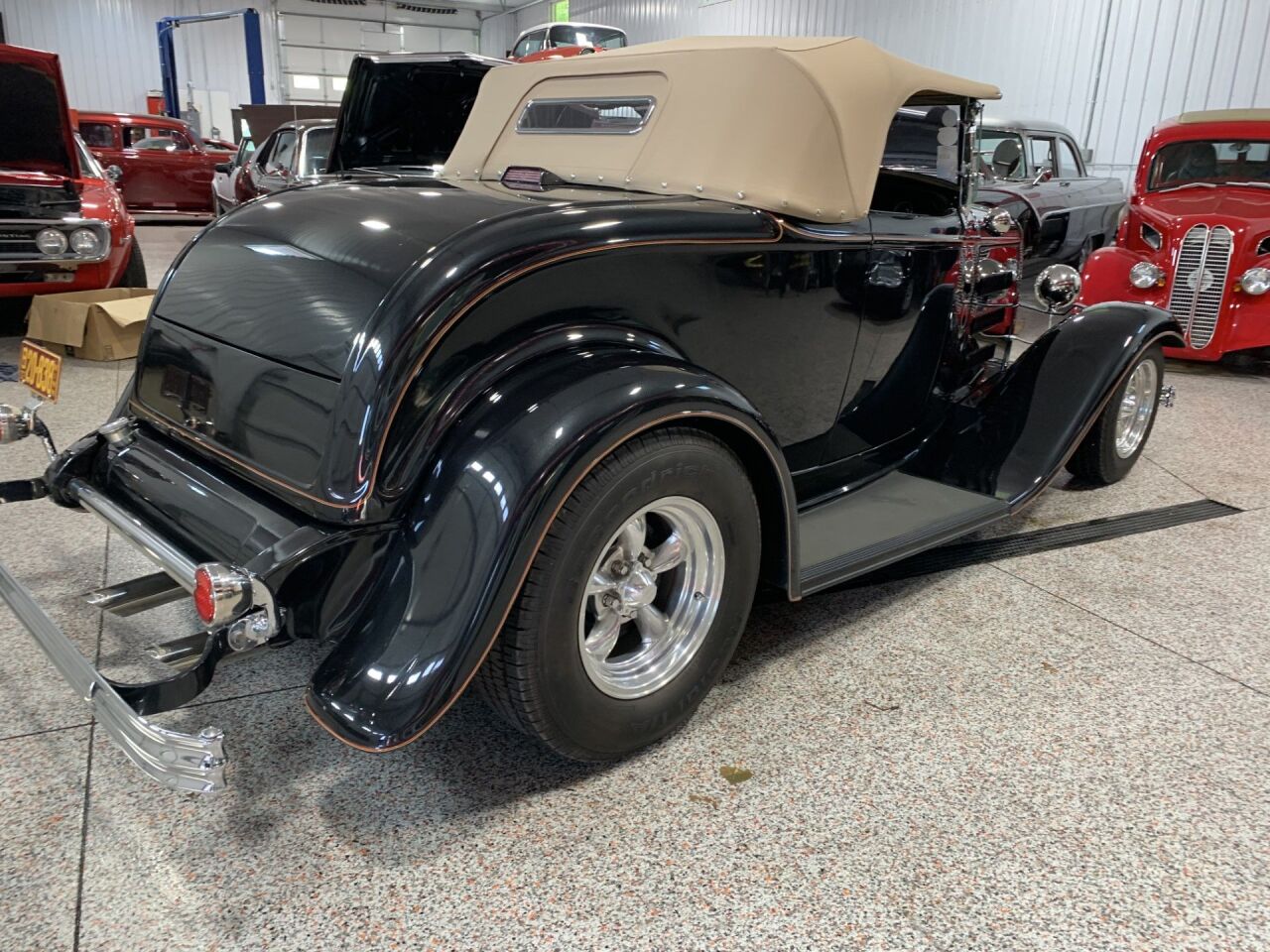 1932 Ford Roadster 20