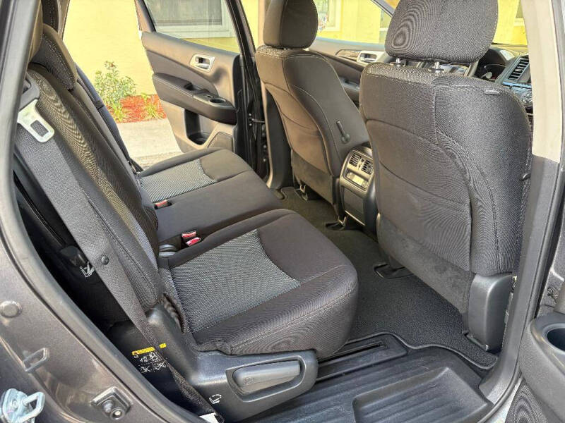2017 Nissan Pathfinder S