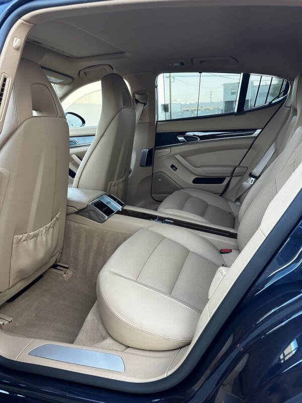 2012 Porsche Panamera