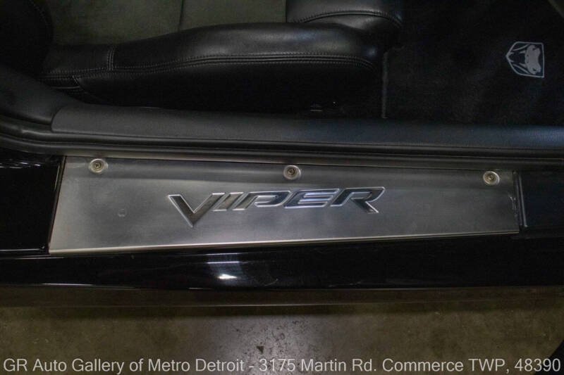 2004 Dodge Viper SRT-10