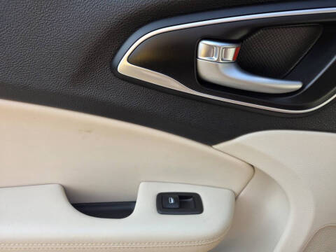 2016 Chrysler 200 C