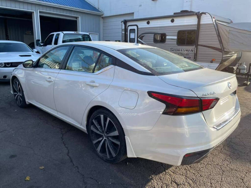 2022 Nissan Altima 2.0 SR