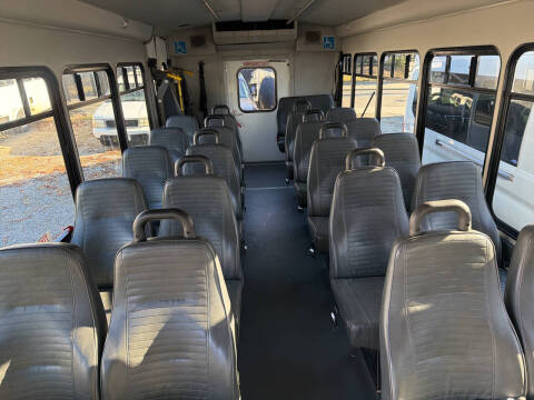 2017 Ford E-Series E-450 SD