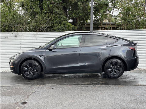2025 Tesla Model Y Long Range