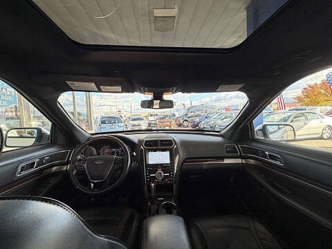 2017 Ford Explorer Platinum