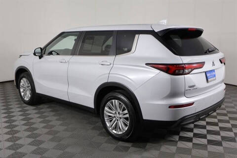2024 Mitsubishi Outlander ES