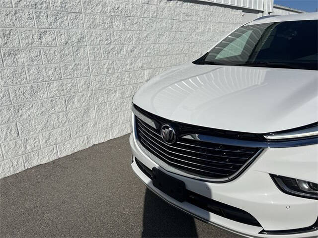 2022 Buick Enclave Essence