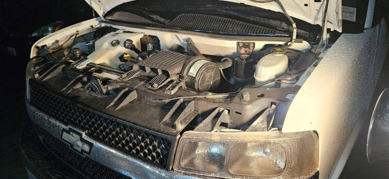 2004 Chevrolet Express 3500 LS