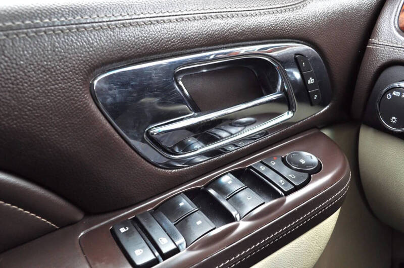 2013 Cadillac Escalade Platinum Edition