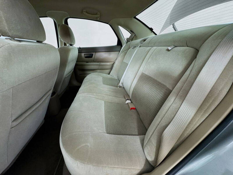 2004 Ford Taurus SES