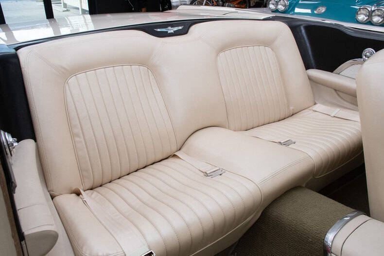 1962 Ford Thunderbird