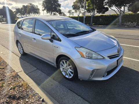 2012 Toyota Prius v Two