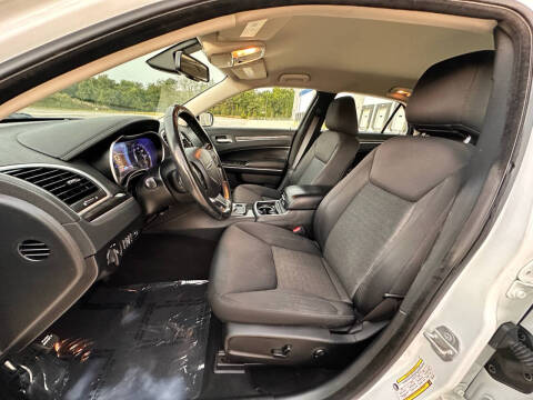 2019 Chrysler 300 Touring