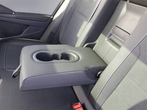 2024 Volkswagen Taos SE 4Motion