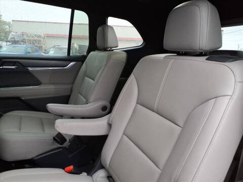 2024 GMC Acadia Elevation