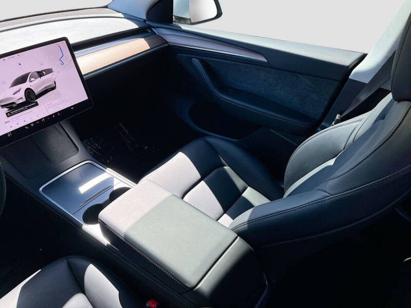 2024 Tesla Model Y Performance