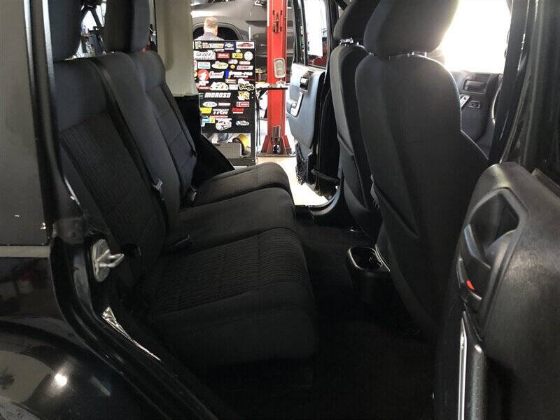 2011 Jeep Wrangler Unlimited Sahara